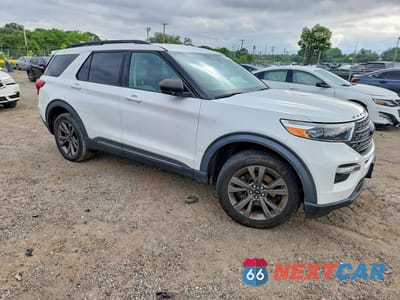Czwarte zdjęcie samochodu z boku: 2021 FORD EXPLORER XLT VIN:1FMSK8DHXMGA02641 - miniatura