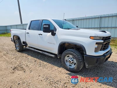 Czwarte zdjęcie samochodu z boku: 2024 CHEVROLET SILVERADO K2500 HEAVY DUTY VIN:2GC1YLE77R1212402 - miniatura