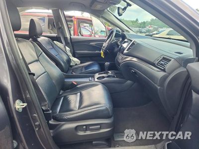 Zdjęcie 7 z 13 samochodu: 2017 HONDA PILOT EXL VIN:5FNYF6H55HB046781 - miniatura