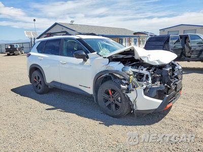 Czwarte zdjęcie samochodu z boku: 2025 NISSAN ROGUE ROCK CREEK VIN:5N1BT3BB1SC794410 - miniatura