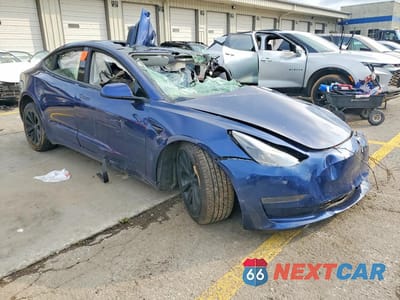 Czwarte zdjęcie samochodu z boku: 2022 TESLA MODEL 3 VIN:5YJ3E1EA3NF187359 - miniatura