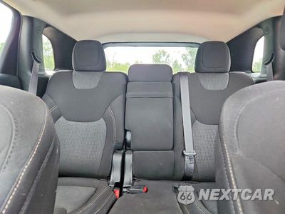 Zdjęcie 10 z 13 samochodu: 2016 JEEP CHEROKEE LATITUDE VIN:1C4PJLCBXGW304423 - miniatura
