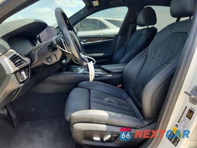 Zdjęcie 7 z 13 samochodu: 2021 BMW 530 XI VIN:WBA13BJ07MCF62066 - miniatura
