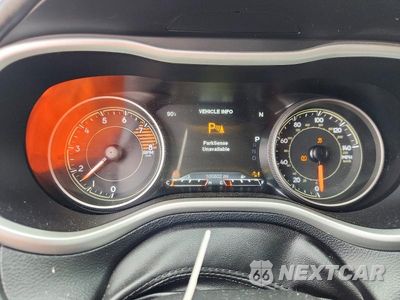 Zdjęcie 9 z 13 samochodu: 2017 JEEP CHEROKEE OVERLAND VIN:1C4PJMJS4HW656486 - miniatura