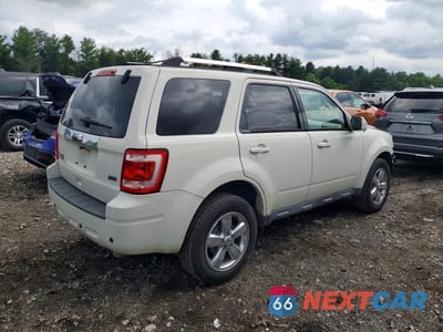Trzecie zdjęcie samochodu z tyłu: 2010 FORD ESCAPE LIMITED VIN:1FMCU0EG3AKB95746 - miniatura