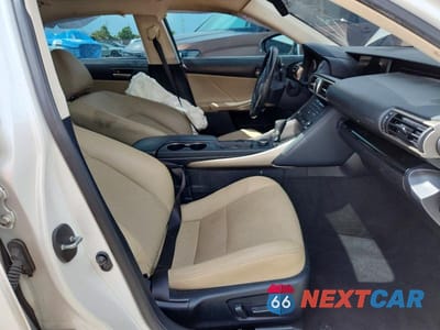 Zdjęcie 7 z 13 samochodu: 2020 LEXUS IS 300 VIN:JTHAA1D2XL5108425 - miniatura