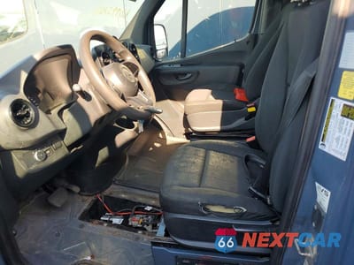 Zdjęcie 7 z 13 samochodu: 2019 MERCEDES-BENZ SPRINTER 2500/3500 DELIVERY VAN VIN:WD4PF0CD7KP099279 - miniatura