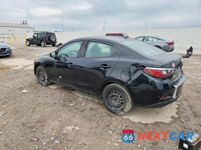 Drugie zdjęcie samochodu z przodu: 2019 TOYOTA YARIS L VIN:3MYDLBYV1KY516107 - miniatura