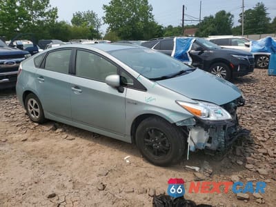 Czwarte zdjęcie samochodu z boku: 2015 TOYOTA PRIUS THREE VIN:JTDKN3DU3F1982909 - miniatura