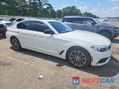 Czwarte zdjęcie samochodu z boku: 2018 BMW 530 I VIN:WBAJA5C53JWA36639 - miniatura