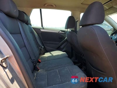 Zdjęcie 10 z 12 samochodu: 2011 VOLKSWAGEN GOLF VIN:WVWDM7AJ3BW035704 - miniatura