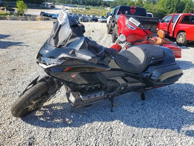 Trzecie zdjęcie samochodu z tyłu: 2019 HONDA GL1800 B VIN:JH2SC7916KK100008 - miniatura