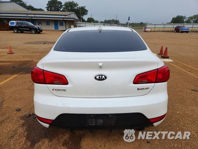 Zdjęcie 6 z 12 samochodu: 2016 KIA FORTE EX VIN:KNAFX6A89G5599648 - miniatura