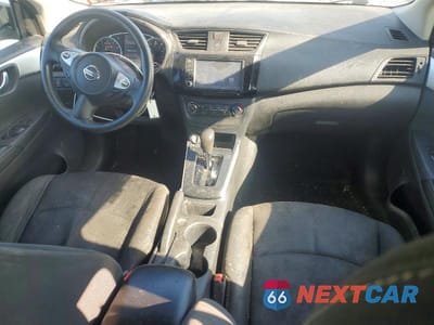 Zdjęcie 8 z 12 samochodu: 2019 NISSAN SENTRA S VIN:3N1AB7AP3KY219212 - miniatura