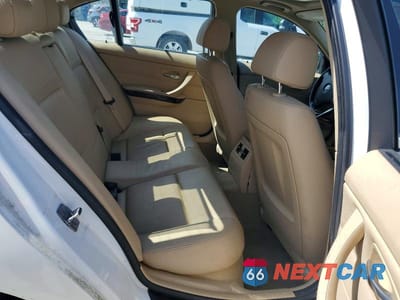 Zdjęcie 10 z 12 samochodu: 2011 BMW 328 XI VIN:WBAPK7C58BA970164 - miniatura