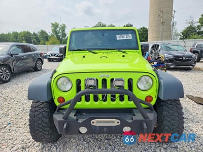 Piąte zdjęcie samochodu w środku: 2013 JEEP WRANGLER SPORT VIN:1C4AJWAGXDL503037 - miniatura