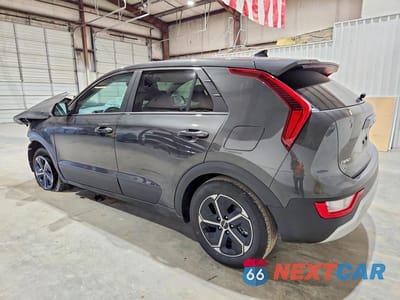 Drugie zdjęcie samochodu z przodu: 2026 KIA NIRO LX VIN:KNDCP3LE5T5320276 - miniatura