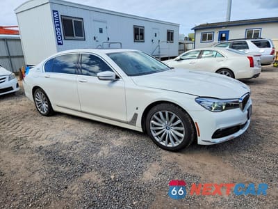 Czwarte zdjęcie samochodu z boku: 2018 BMW 740 XE VIN:WBA7J2C55JB246298 - miniatura