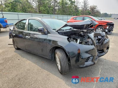 Czwarte zdjęcie samochodu z boku: 2014 NISSAN VERSA 1.6 S VIN:3N1CN7AP0EL811295 - miniatura