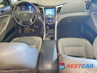 Zdjęcie 8 z 12 samochodu: 2014 HYUNDAI SONATA HYBRID VIN:KMHEC4A47EA111664 - miniatura