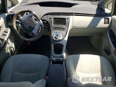 Zdjęcie 8 z 12 samochodu: 2010 TOYOTA PRIUS III VIN:JTDKN3DU2A0024505 - miniatura