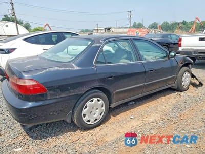 Trzecie zdjęcie samochodu z tyłu: 2000 HONDA ACCORD LX VIN:1HGCG6651YA108262 - miniatura