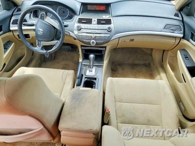Zdjęcie 8 z 13 samochodu: 2011 HONDA ACCORD LXP VIN:1HGCP2F41BA070796 - miniatura