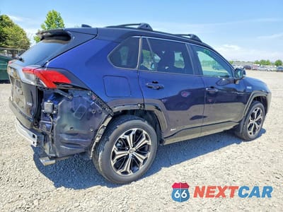 Trzecie zdjęcie samochodu z tyłu: 2021 TOYOTA RAV4 PRIME XSE VIN:JTMFB3FV0MD041901 - miniatura