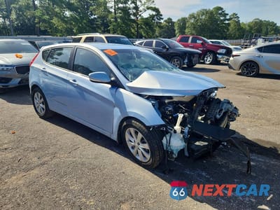 Czwarte zdjęcie samochodu z boku: 2014 HYUNDAI ACCENT SE VIN:KMHCU5AE2EU151443 - miniatura