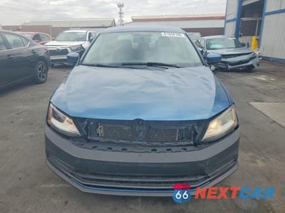 Piąte zdjęcie samochodu w środku: 2017 VOLKSWAGEN JETTA S VIN:3VW2B7AJ7HM306945 - miniatura