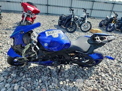 Trzecie zdjęcie samochodu z tyłu: 2026 YAMAHA YZF890 VIN:JYARNA3E3TA002910 - miniatura