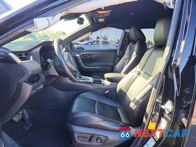 Zdjęcie 7 z 12 samochodu: 2021 TOYOTA RAV4 PRIME SE VIN:JTMAB3FV9MD036013 - miniatura