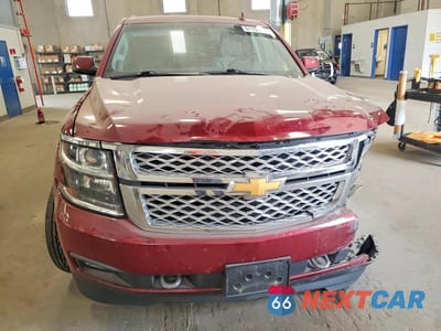 Piąte zdjęcie samochodu w środku: 2019 CHEVROLET SUBURBAN K1500 LT VIN:1GNSKHKC3KR297327 - miniatura