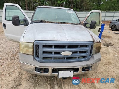 Piąte zdjęcie samochodu w środku: 2005 FORD F250 SUPER DUTY VIN:1FTNF20585ED31513 - miniatura