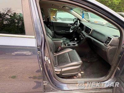 Piąte zdjęcie samochodu w środku: 2020 KIA SPORTAGE EX VIN:KNDPNCAC4L7688249 - miniatura
