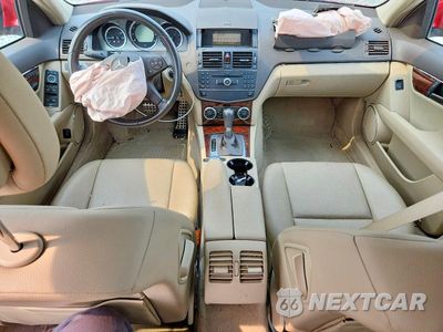 Zdjęcie 8 z 12 samochodu: 2009 MERCEDES-BENZ C 300 4MATIC VIN:WDDGF81X59R084578 - miniatura