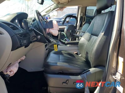 Zdjęcie 7 z 13 samochodu: 2016 CHRYSLER TOWN & COUNTRY TOURING VIN:2C4RC1BGXGR255592 - miniatura