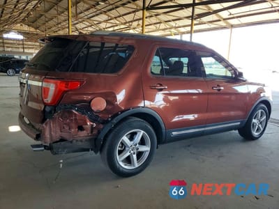Trzecie zdjęcie samochodu z tyłu: 2018 FORD EXPLORER XLT VIN:1FM5K7D81JGA31951 - miniatura