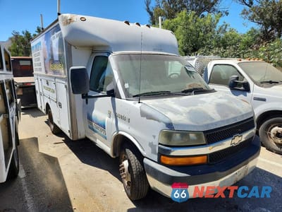 Czwarte zdjęcie samochodu z boku: 2007 CHEVROLET EXPRESS G3500 VIN:1GBJG31U571100767 - miniatura