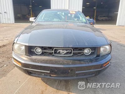 Piąte zdjęcie samochodu w środku: 2007 FORD MUSTANG VIN:1ZVHT80N775366889 - miniatura