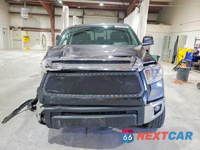 Piąte zdjęcie samochodu w środku: 2016 TOYOTA TUNDRA SR5 VIN:5TFUY5F1XGX576235 - miniatura