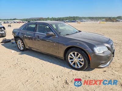 Czwarte zdjęcie samochodu z boku: 2017 CHRYSLER 300 LIMITED VIN:2C3CCARG9HH534281 - miniatura
