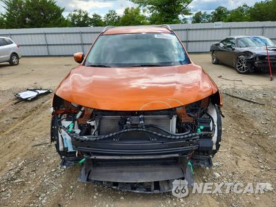 Piąte zdjęcie samochodu w środku: 2018 NISSAN ROGUE SV VIN:5N1AT2MV8JC820500 - miniatura