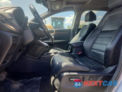 Zdjęcie 7 z 14 samochodu: 2019 HONDA CR-V EXL VIN:7FARW2H80KE005042 - miniatura