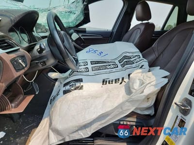 Zdjęcie 7 z 13 samochodu: 2018 BMW X1 XDRIVE28I VIN:WBXHT3C34J3H30484 - miniatura
