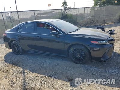 Czwarte zdjęcie samochodu z boku: 2021 TOYOTA CAMRY XSE VIN:4T1K61AK8MU605522 - miniatura
