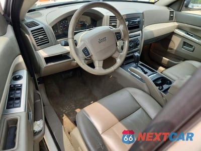 Zdjęcie 8 z 13 samochodu: 2005 JEEP GRAND CHEROKEE LAREDO VIN:1J8GR48K25C609459 - miniatura