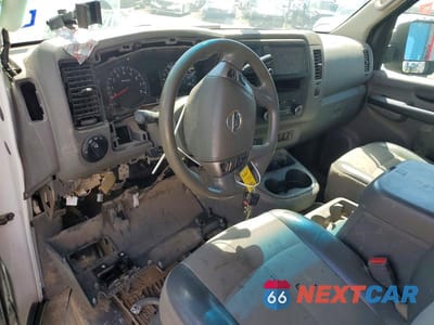 Zdjęcie 8 z 14 samochodu: 2020 NISSAN NV 2500 HD SV VIN:1N6BF0KY4LN811475 - miniatura