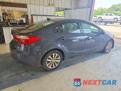 Trzecie zdjęcie samochodu z tyłu: 2014 KIA FORTE LX VIN:KNAFX4A6XE5093150 - miniatura