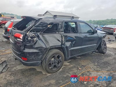 Trzecie zdjęcie samochodu z tyłu: 2019 JEEP GRAND CHEROKEE LAREDO VIN:1C4RJFAG5KC671118 - miniatura